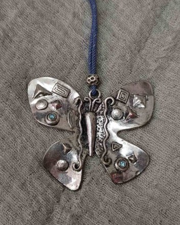 4  β  κολιε πεταλουδα (1)